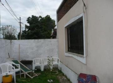 Casa · 98m² · 6 Ambientes · 2 Cocheras · Dos Casas Sobre Lote de 10 X 29 - Adrogue