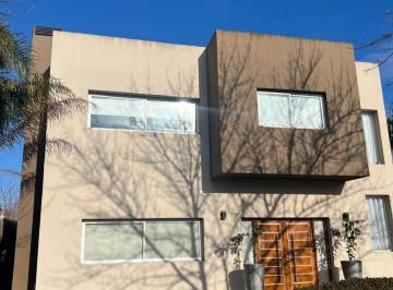 Casa de 6 ambientes, Berazategui · Excelente Casa en Venta | Barrio Cerrado Barrancas de Iraola