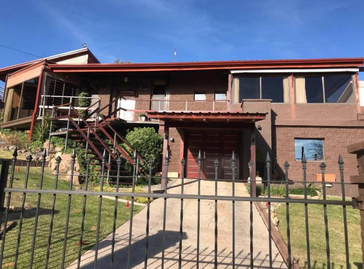 Casa · 270m² · 7 Ambientes · 2 Cocheras