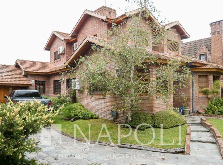 Casa · 420m² · 7 Ambientes