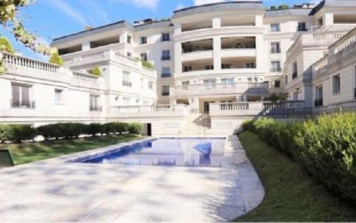Departamento · 200m² · 4 Ambientes · 2 Cocheras