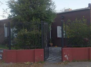 Casa · 100m² · 4 Ambientes · 1 Cochera · Casa - Temperley Este