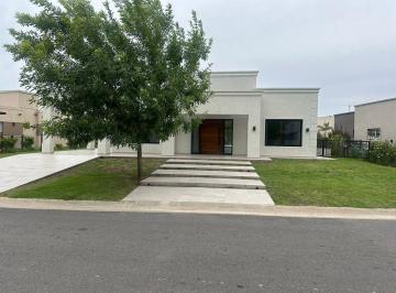 Casa de 4 ambientes, Ezeiza · Hermosa Casa a Estrenar en El Barrio de Eidico Santa Ines en Canning.