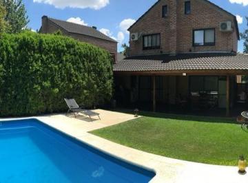 PH · 145m² · 5 Ambientes · Chalet en Condominio Cerrado Casuarinas de Canning 3 Apto Credito
