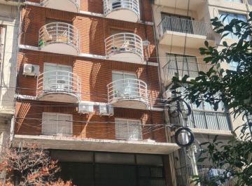 Departamento de 2 ambientes, Barrio Norte · Paraguay Al 2000 y Junín, Recoleta. Piso 3. Lateral. 2 Ambientes. 33 m². Luminoso. Reciclado a Nuevo