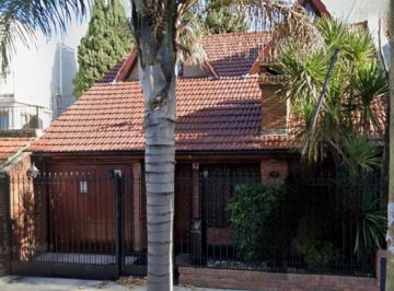 Casa · 208m² · 4 Ambientes · 1 Cochera · Chalet en Venta en Ramos Mejia