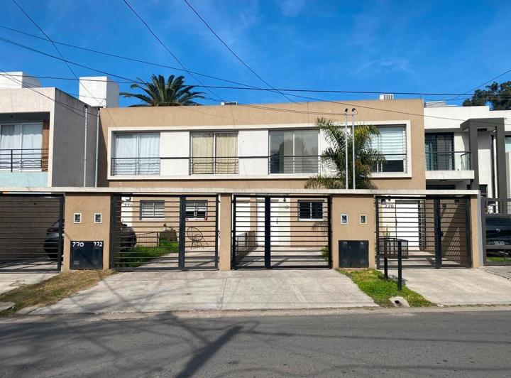 Casa · 96m² · 3 Ambientes · 1 Cochera