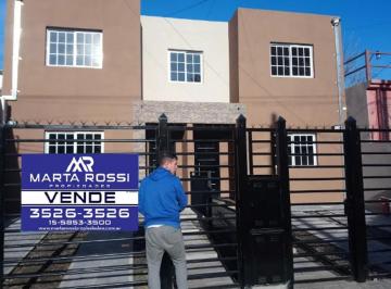 Casa · 110m² · 4 Ambientes · 1 Cochera · Casa Venta Ituzaingo