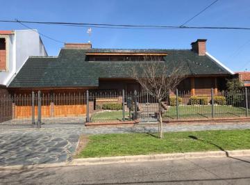 Casa · 400m² · 6 Ambientes · 2 Cocheras · Casa - Lomas de Zamora Oeste