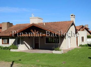 Casa de 5 ambientes, Pinamar · 725 - Casa en Alquiler a 1 Cuadra del Mar - Para 6/7 Pers - Alt Balneario Cr