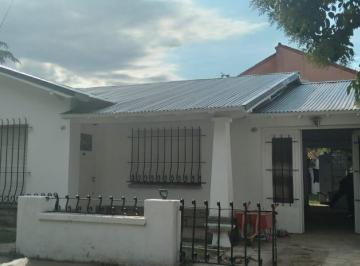 Casa de 3 ambientes, San Isidro · Chalet 3 Amb con Garage y Jardin