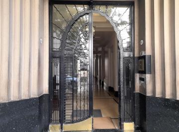 Oficina comercial de 5 ambientes, Recoleta · Montevideo 1400 Frances Reciclado 2coch