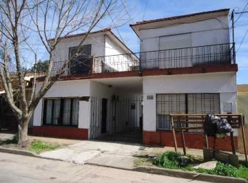 Casa · 90m² · 4 Ambientes · 1 Cochera · Casa PH en Venta en Castelar Sur