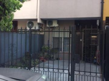 Casa · 75m² · 3 Ambientes · 1 Cochera · Duplex Venta Castelar Norte Apto Crédito