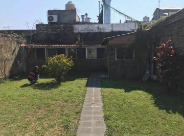Casa de 6 ambientes, Lomas de Zamora · Casas en Lote - Banfield Este