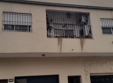 Casa · 103m² · 3 Ambientes · 1 Cochera · Casa PH en Venta en Lanus Oeste