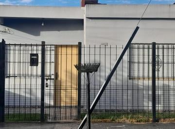 Casa · 80m² · 3 Ambientes · 1 Cochera · Venta Casa 3 Ambientes Tesei Hurlingham