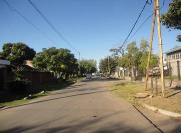 Terreno , Almirante Brown · Excelente Lote Esquina de 300 m Cuadrados a 200 m de Av Hipolito Irigoyen.