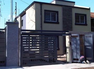 Casa de 3 ambientes, Almirante Brown · Se Escuchan Propuestas! Duplex con Cochera Zona Residencial de Adrogué