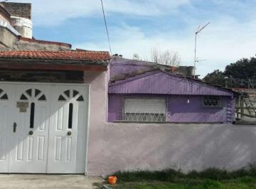 Casa · 39m² · 3 Ambientes · 1 Cochera · Casa PH en Venta en Ituzaingo Norte