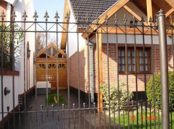 Casa de 3 ambientes, Almirante Brown · Chalet Impecable - Adrogue