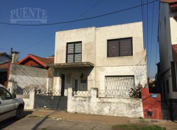 Casa · 180m² · 3 Ambientes · 1 Cochera · Casa en Temperley Este