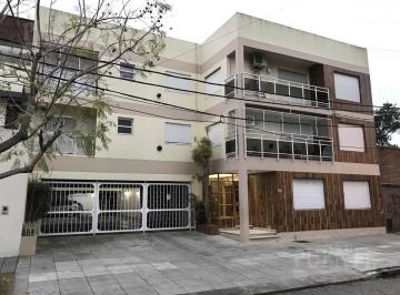 Departamento · 64m² · 3 Ambientes · 1 Cochera · Departamento - Banfield Este