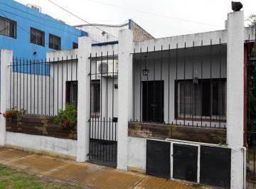 PH · 90m² · 5 Ambientes · 1 Cochera · PH - Llavallol
