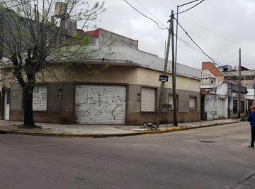Terreno · 100m² · 1 Cochera · Casa a Refaccionar en Venta en Lanus Este