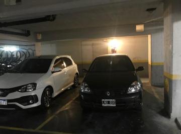 Garage , Vicente López · Cochera Cubierta en Edificio de Categoria - Vigilancia 24 Horas