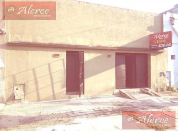 Casa · 150m² · 6 Ambientes · 4 Cocheras · Casa de 6 Amb. Nuevo Precio. Lote 8,66x23 con Cochera Para Varios Autos.