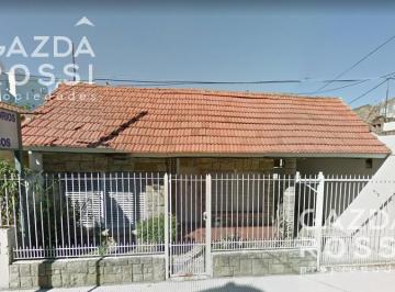 Casa · 224m² · 6 Ambientes · 1 Cochera · Casa - Adrogue