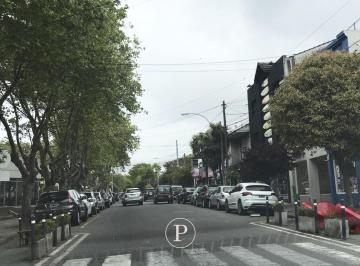 Local comercial · 400m² · Venta Local de 2 Pisos en Guemes