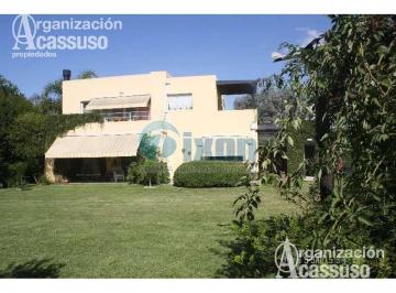 Casa · 200m² · 4 Ambientes · 1 Cochera · Espectacular Casa en Venta en Villa Nueva - Barrio San Andrés