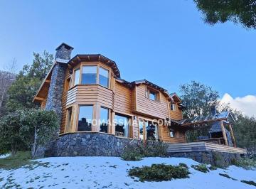 Casa · 228m² · 6 Ambientes · 1 Cochera · Casa Ef9 Arelauquen