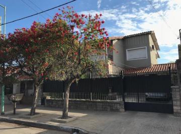 Casa · 222m² · 6 Ambientes · 3 Cocheras · Casa - Temperley Este