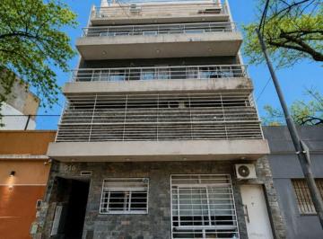 Departamento de 2 ambientes, Villa Luro · Departamento 2 Ambientes Frente con Balcon Terraza 5º Piso Apto Profesional