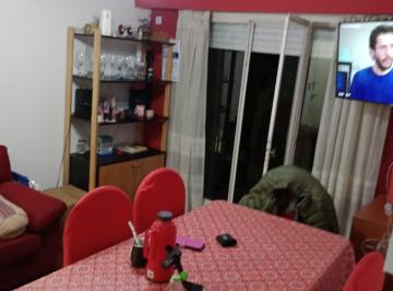 Departamento de 2 ambientes, Barracas · Barracas Tres Ambientes 3* Piso por Escalera Al Frente Ituzaingo 700