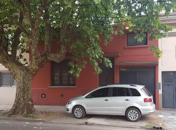 Casa de 6 ambientes, Lomas de Zamora · Venta Casa C/cochera + Galpón + Departamento + Fondo Libre