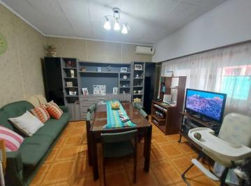 Casa de 3 ambientes, Lanús · Casa 3 Amb. con Garage y Patio. Nuevo Precio
