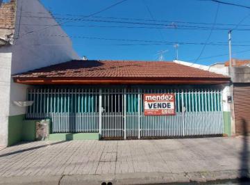 Casa de 3 ambientes, Lanús · Casa 3 Amb. con Garage y Patio. Nuevo Precio