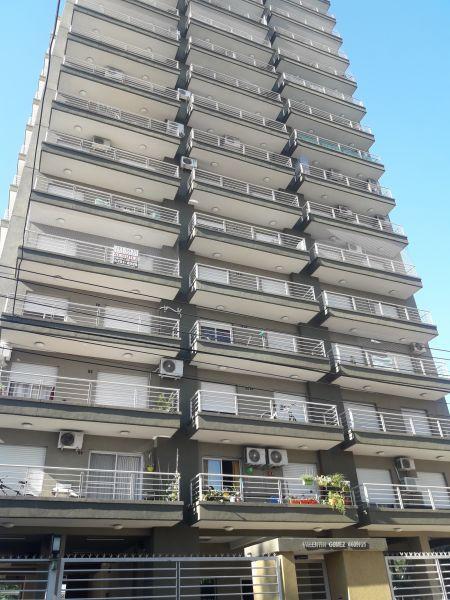 Valentin Gomez 4600. Entre Av. San Martín y David Magdalena