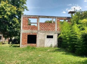 Terreno · 130m² · 1 Ambiente · 1 Cochera · Venta Lote con Importante Edificacion a Terminar!