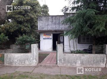 Casa · 131m² · 3 Ambientes · Terreno - Llavallol
