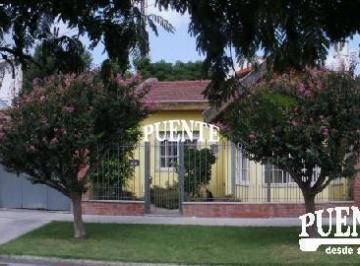 Casa · 140m² · 4 Ambientes · Parodi Gral 1642