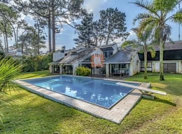 Foto1 · Gran y Espectacular Casa a La Venta en Zona Cantegril, Muy Completa Para Poder Aprovecharla Al Máxim