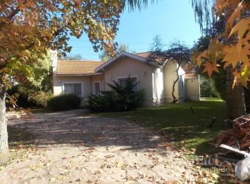 Casa · 180m² · 5 Ambientes · Casa - Solar del Bosque