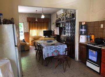 Casa · 125m² · 6 Ambientes · 5 Cocheras · Casa Americana + 3 Departamentos