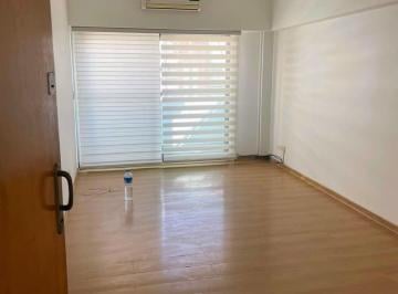 Departamento Alquiler 70m² de 3 ambientes · 3 Amb Muy Comodo con 2 Baños - en Moldes 2300 - Belgrano