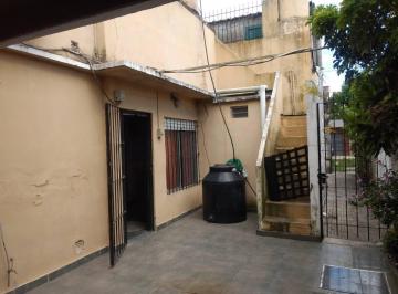 PH de 4 ambientes, Quilmes · Amplio PH por Pasillo